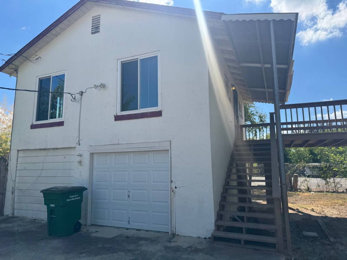 Apartment for rent at 108 Robert E Lee, San Antonio, TX 78228