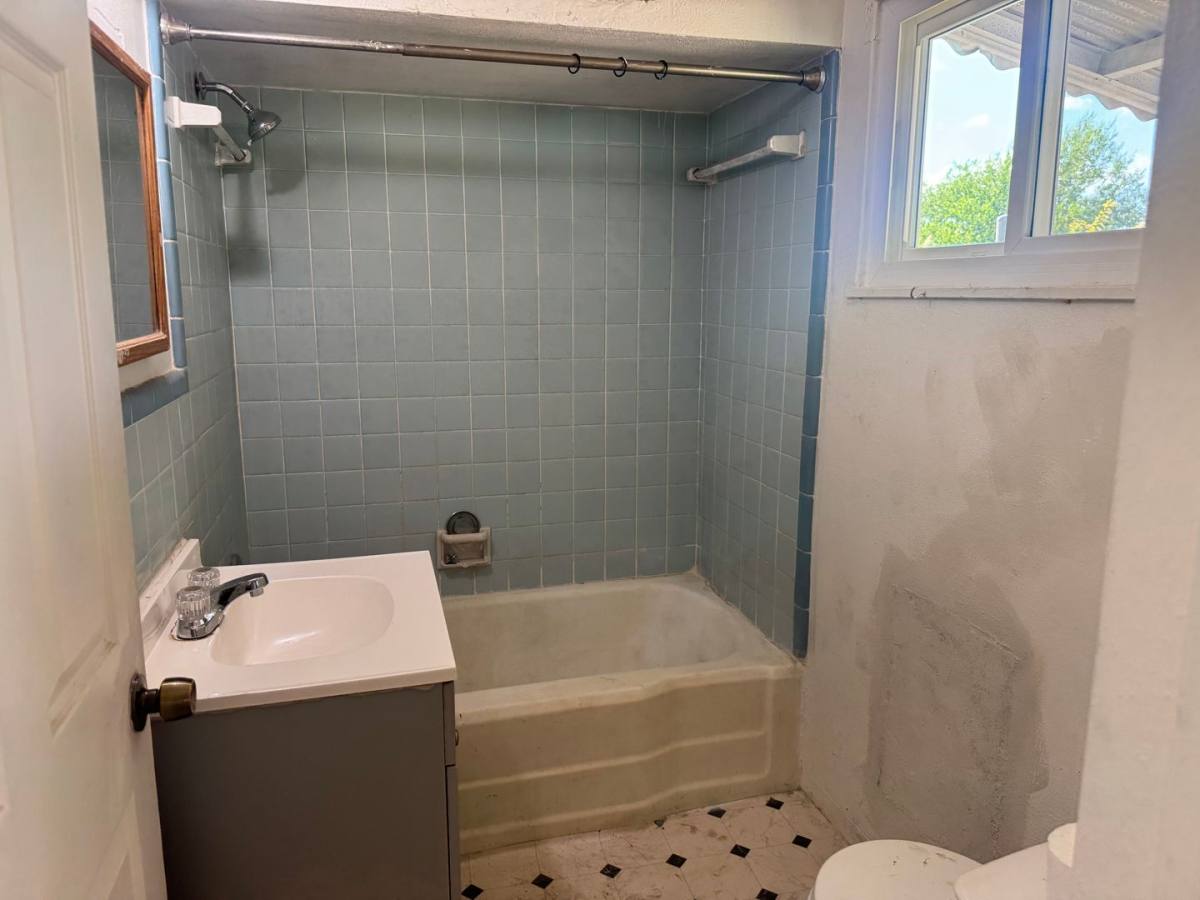 Apartment for rent at 108 Robert E Lee, San Antonio, TX 78228