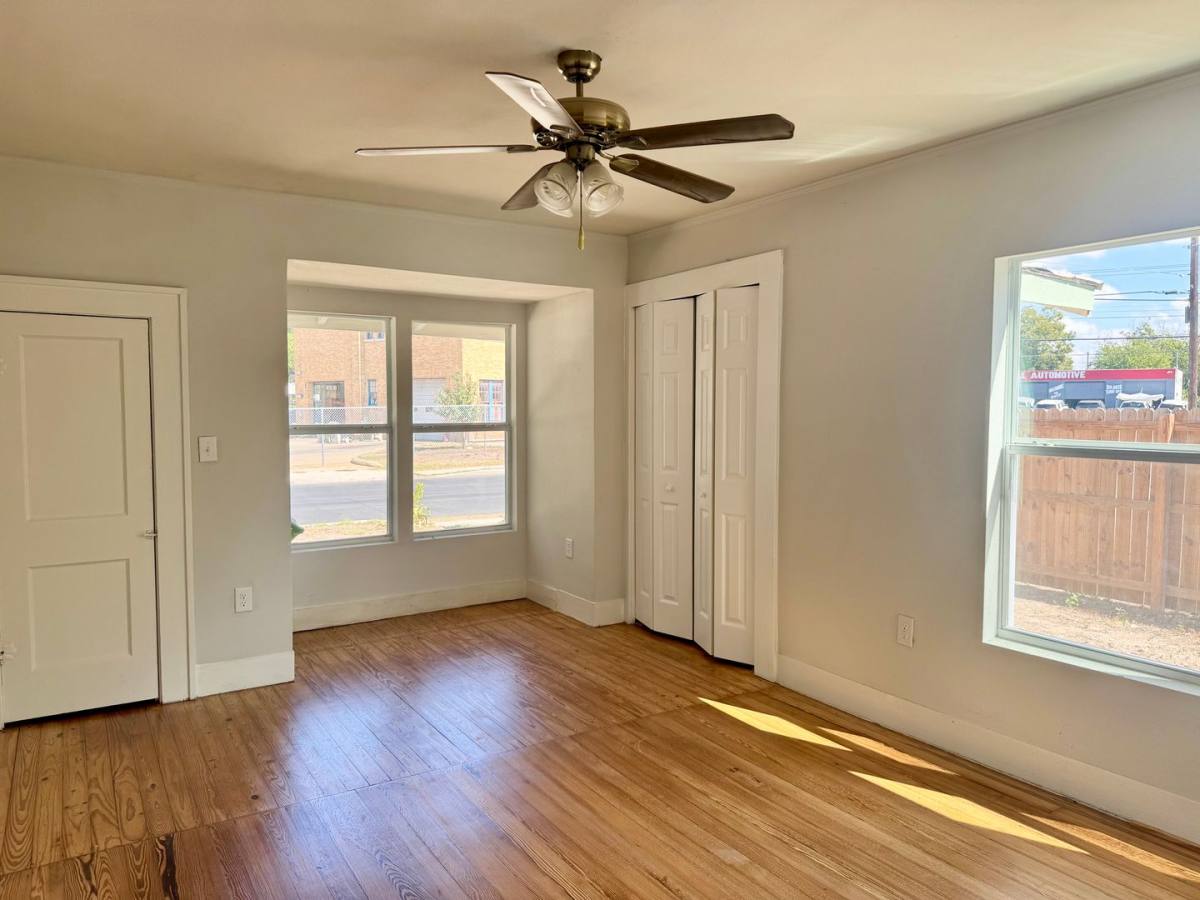 Apartment for rent at 108 Robert E Lee, San Antonio, TX 78228