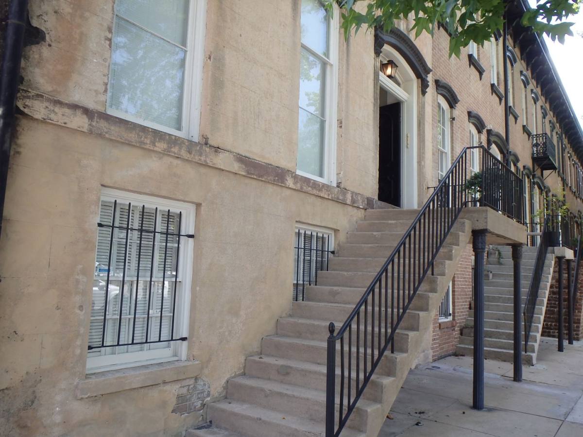 Apartment for rent at 113 W Gaston St, Savannah, GA 31401