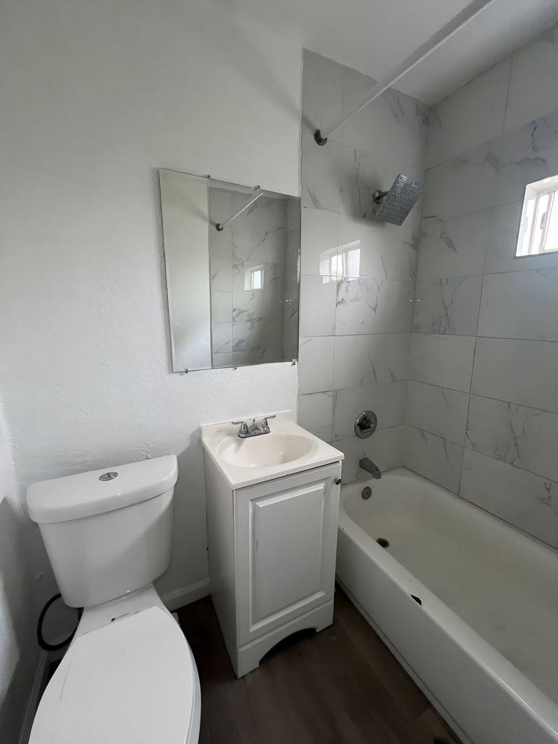 Apartment for rent at 540 W 49th St, Los Angeles, CA 90037