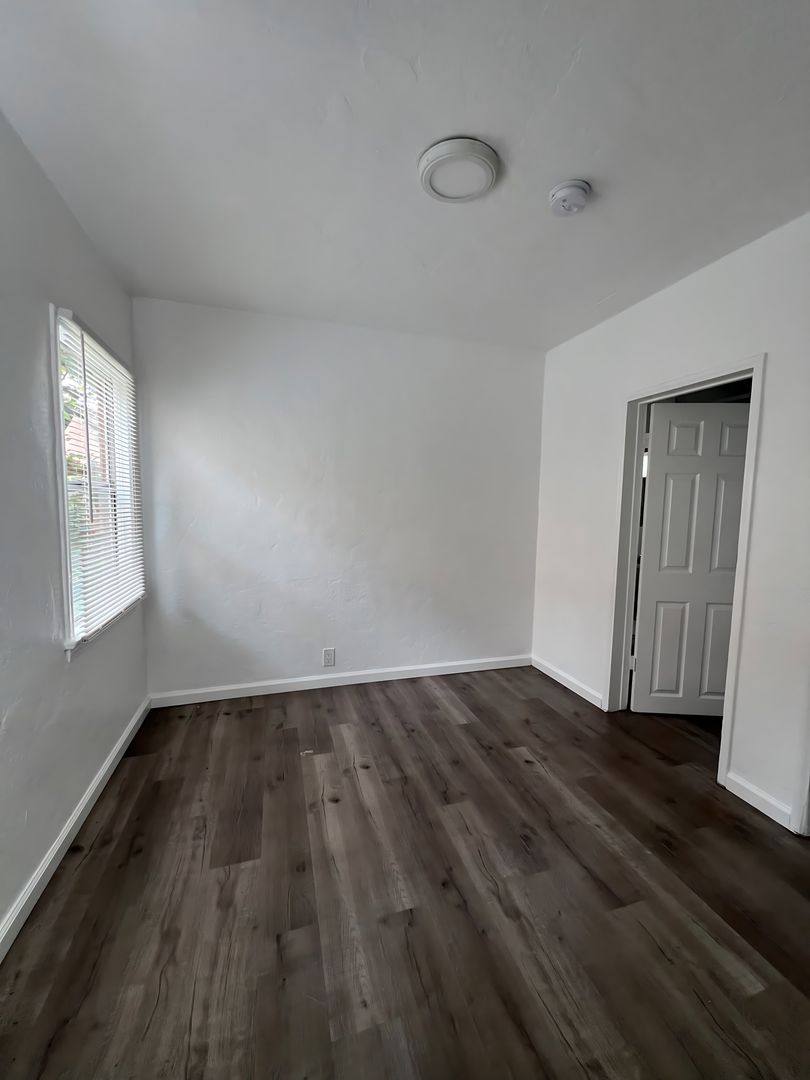 Apartment for rent at 540 W 49th St, Los Angeles, CA 90037
