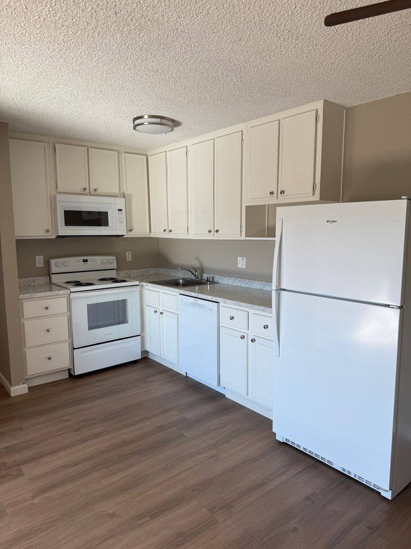 Apartment for rent at 2080 W La Loma Dr, Rancho Cordova, CA 95670