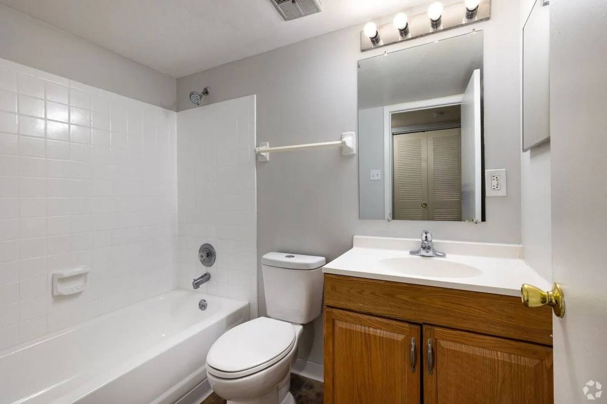 Apartment for rent at 2729 Park Ave, Saint Louis, MO 63104