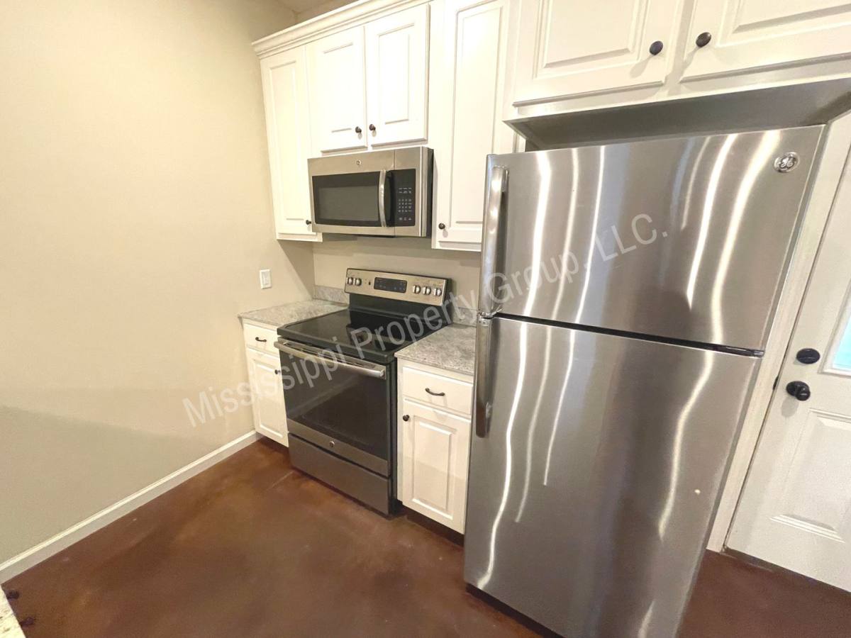 Townhouse for rent at 4851 S Lamar Blvd, Oxford, MS 38655