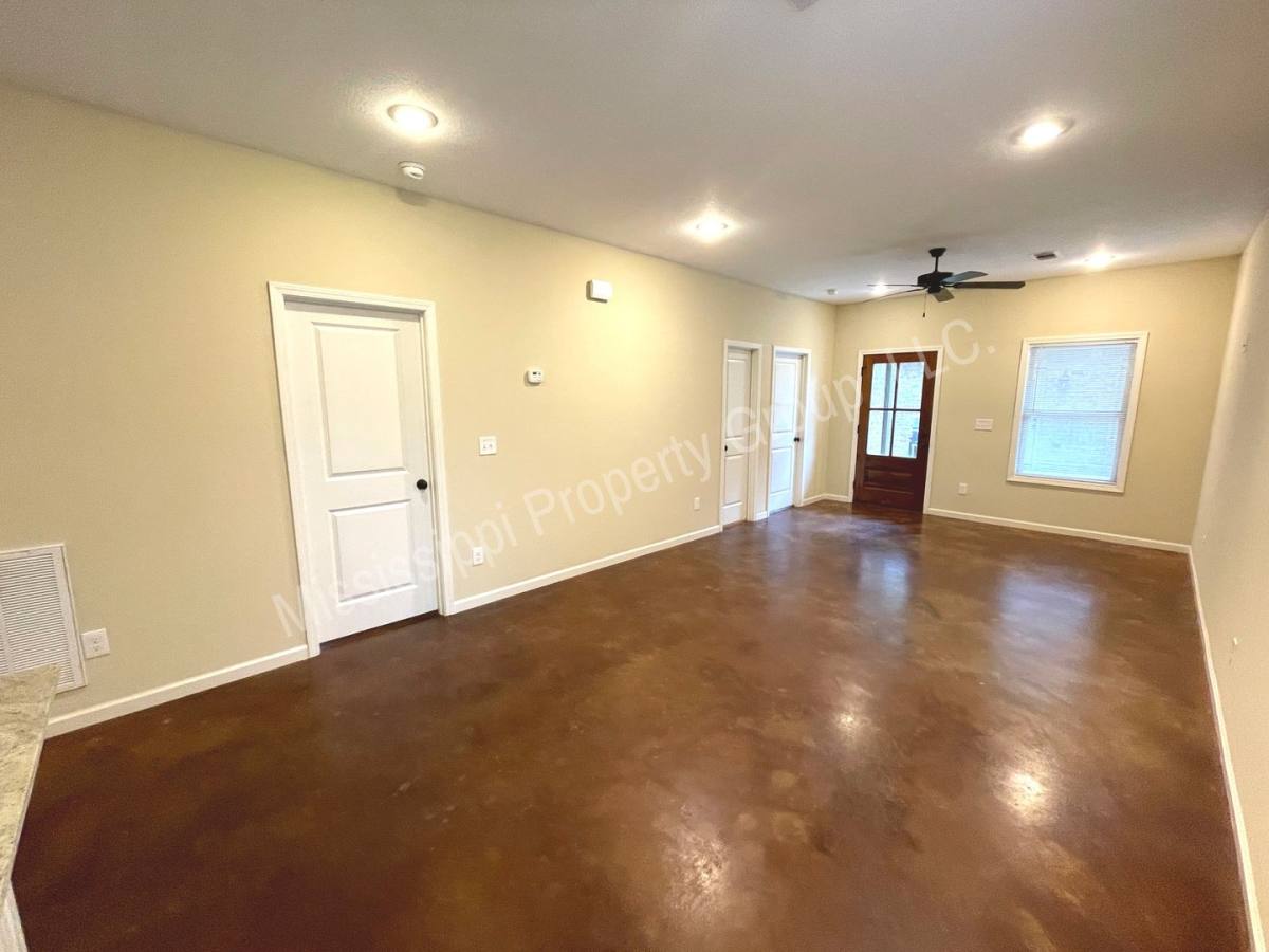 Townhouse for rent at 4851 S Lamar Blvd, Oxford, MS 38655