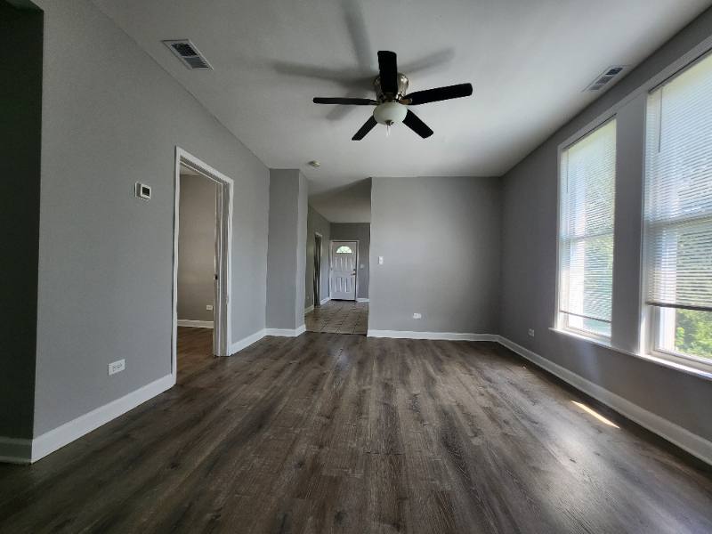 Apartment for rent at 7308 S Kenwood Ave #2, Chicago, IL 60619