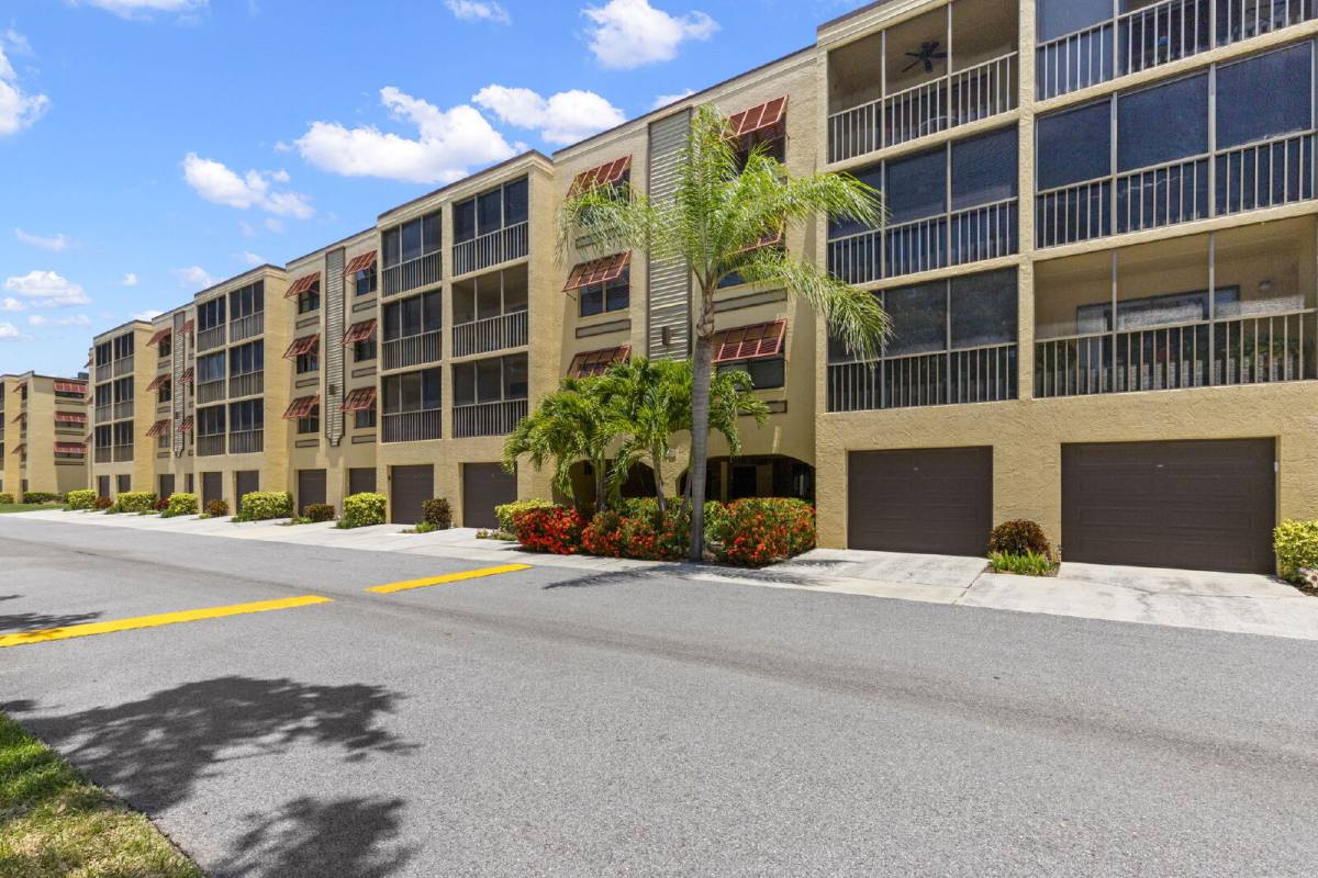 Apartment for rent at 5817 Park St N #406, Saint Petersburg, FL 33709
