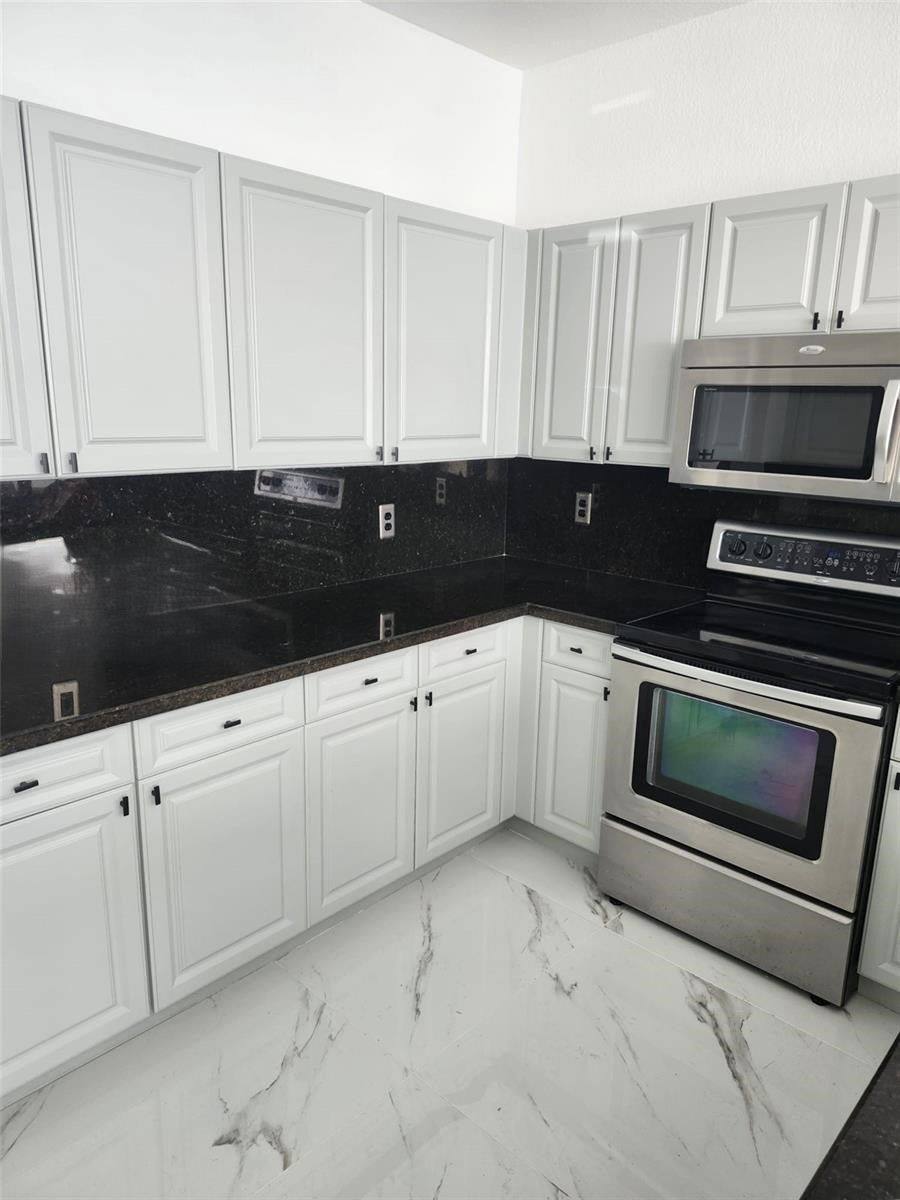 Townhouse for rent at 8465 NW 108th Path, Miami, FL 33178