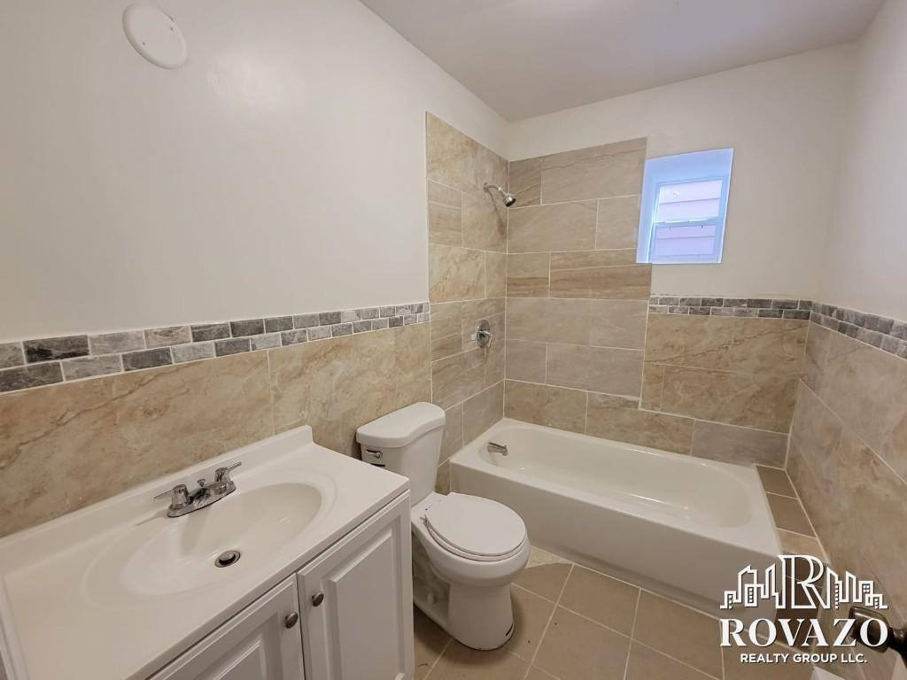Apartment for rent at 959 Grove St #1R, 2R, Irvington, NJ 07111