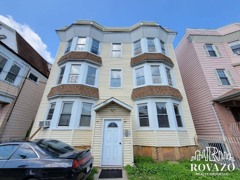 Apartment for rent at 959 Grove St #1R, 2R, Irvington, NJ 07111
