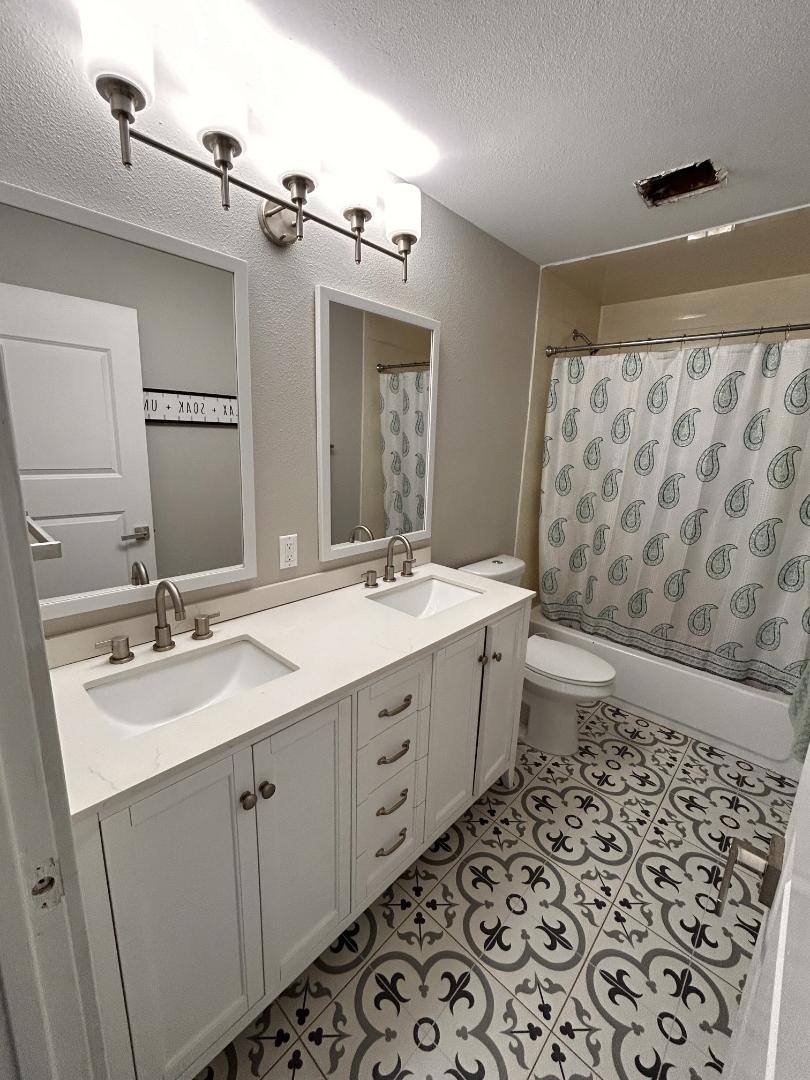 Apartment for rent at 3936 W Nancy Lane #ROOM 2, Phoenix, AZ 85041