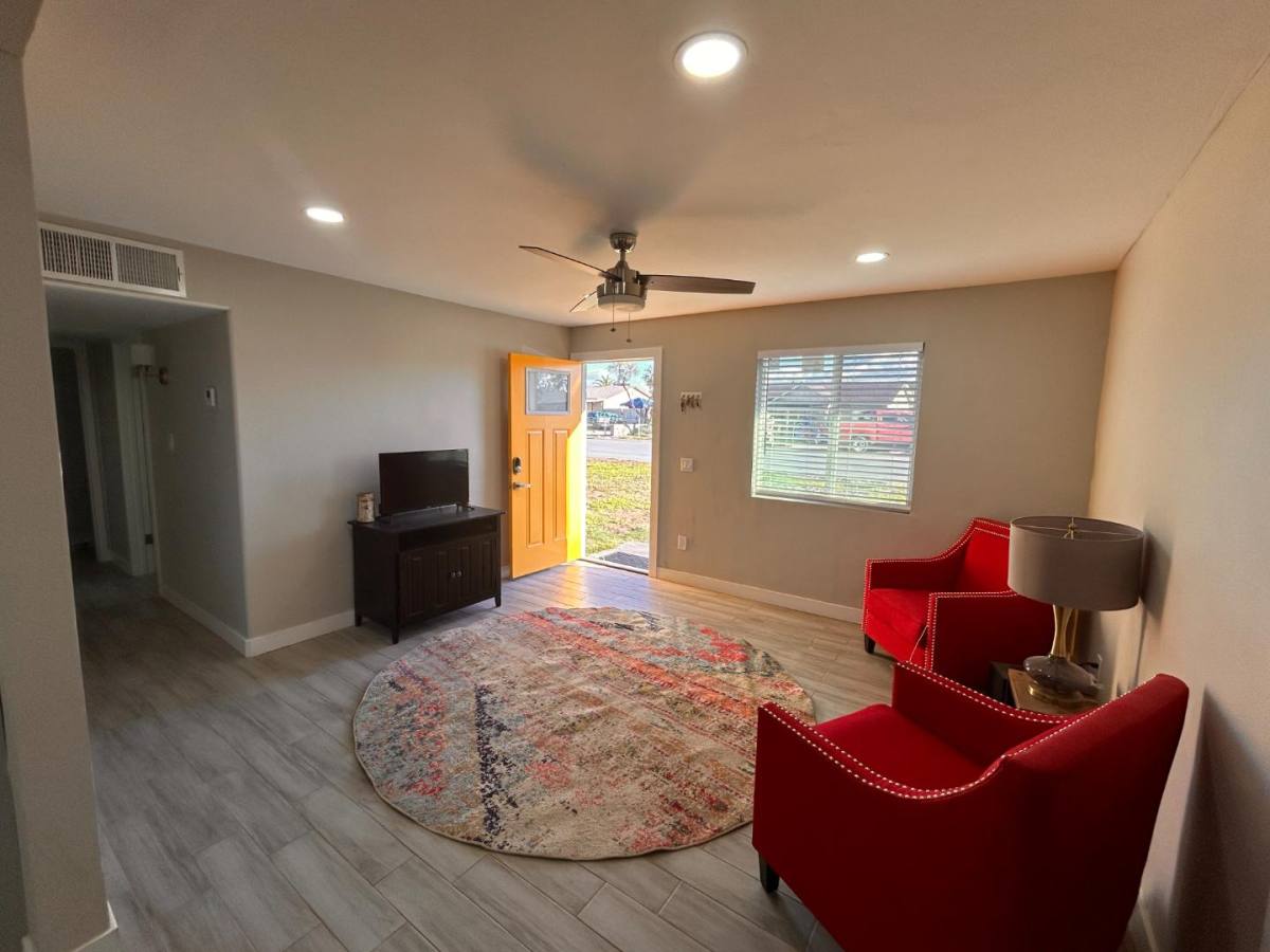 Apartment for rent at 3936 W Nancy Lane #ROOM 2, Phoenix, AZ 85041