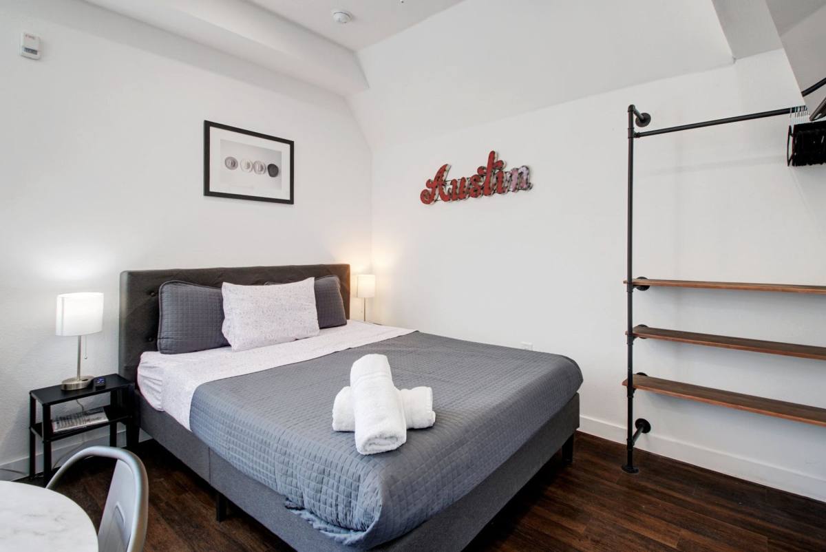 Apartment for rent at 1010 W 26th St, Austin, TX 78705