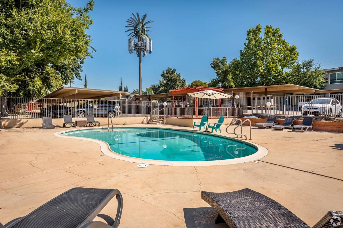 Apartment for rent at 8740 Fair Oaks Blvd, Carmichael, CA 95608