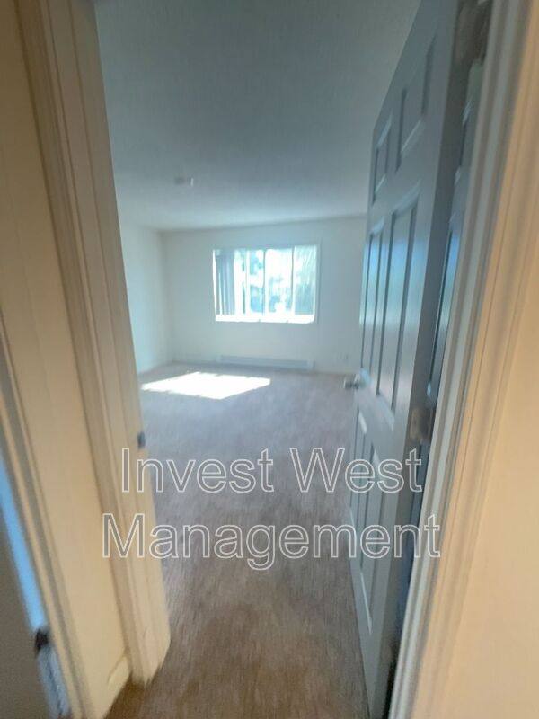 Apartment for rent at 1950 33 Ave #11, Longview, WA 98632
