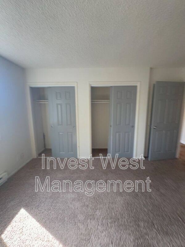 Apartment for rent at 1950 33 Ave #11, Longview, WA 98632