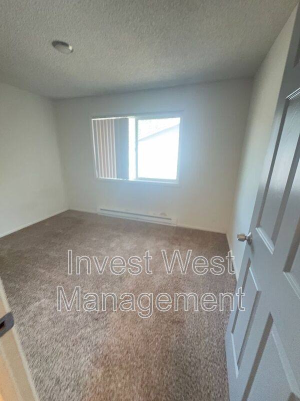 Apartment for rent at 1950 33 Ave #11, Longview, WA 98632