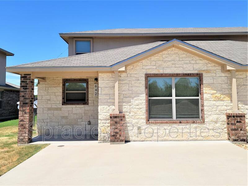 Townhouse for rent at 642 Laila Lane, Belton, TX 76513