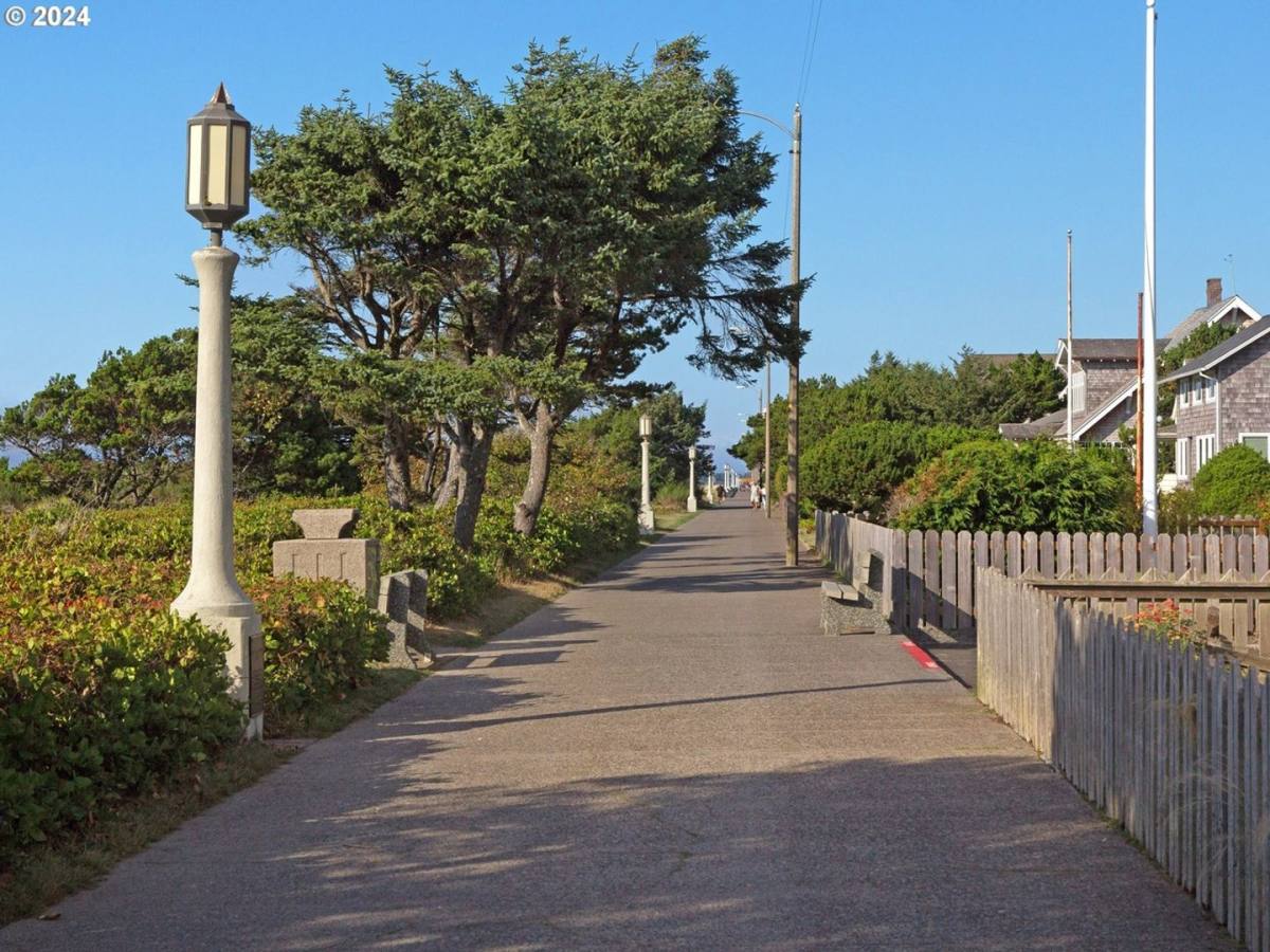 Apartment for rent at 849 1st Ave, Seaside, OR 97138