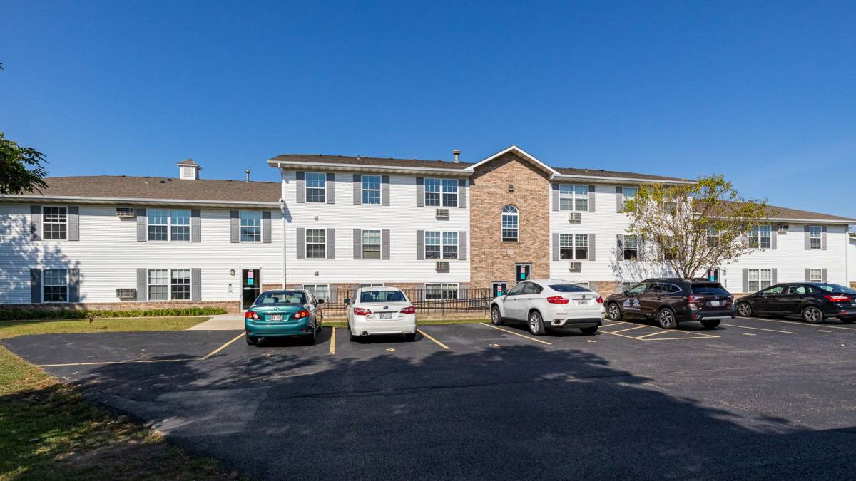 Apartment for rent at 25 - 45 E County Rd, Oshkosh, WI 54901