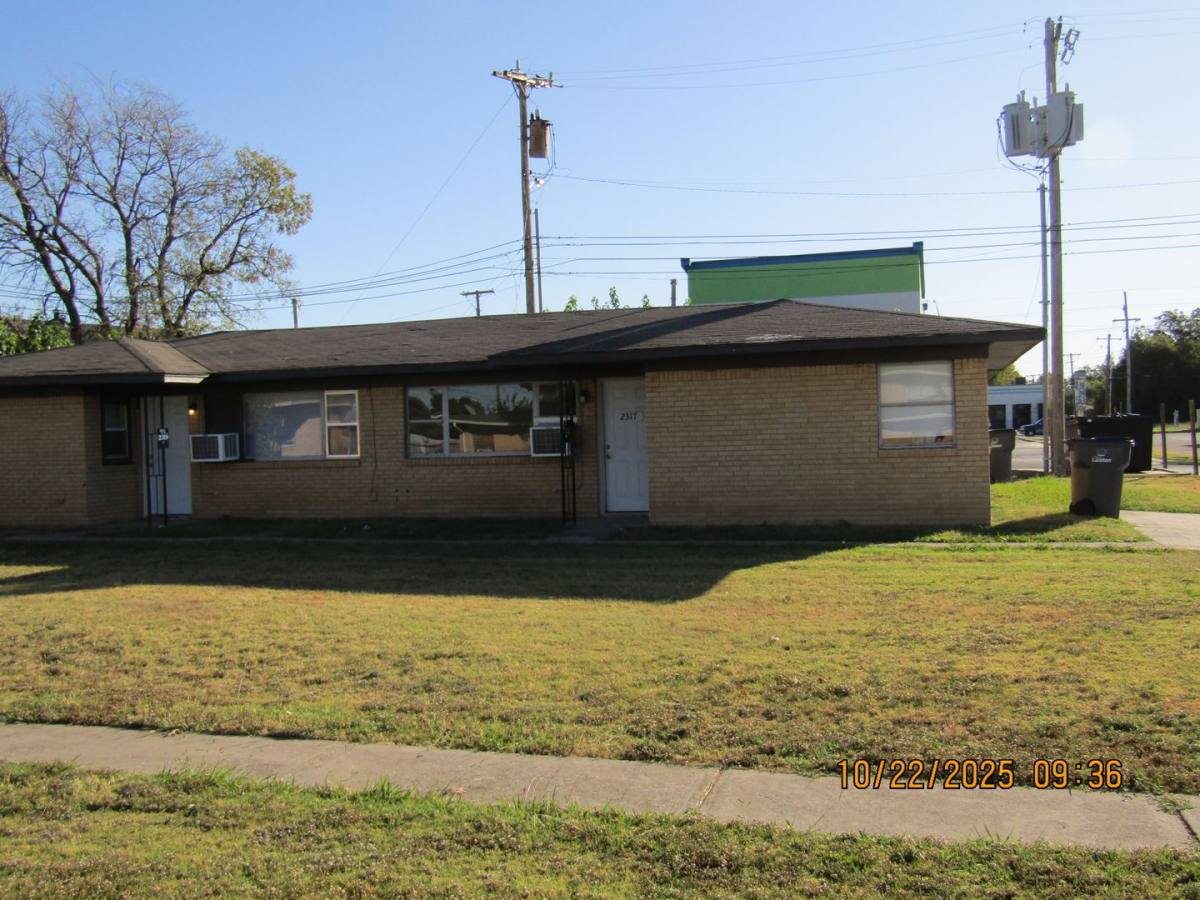 Townhouse for rent at 2317 NW Bell Ave, Lawton, OK 73505