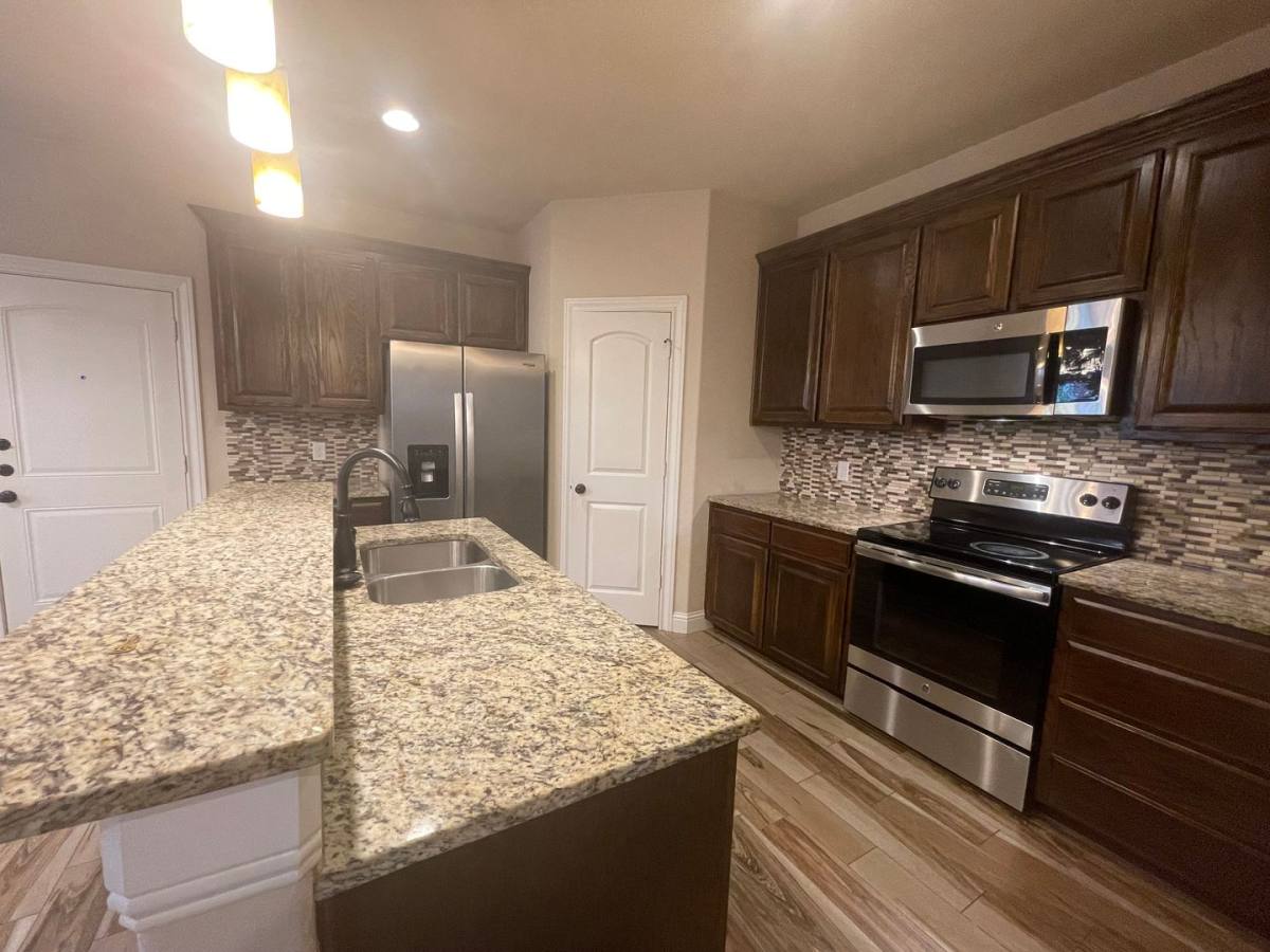 Townhouse for rent at 7904 Branch Way, Fort Worth, TX 76116