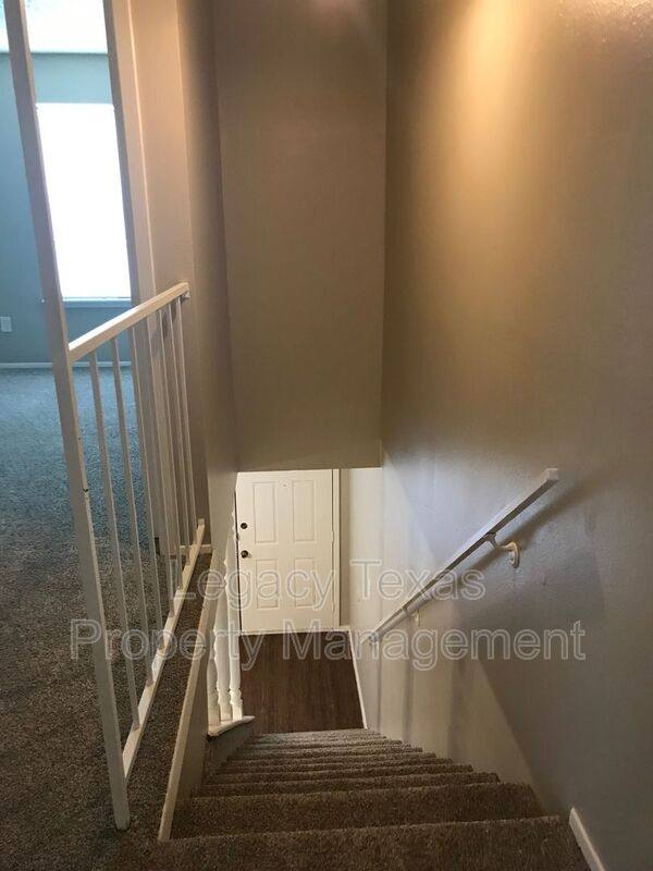 Townhouse for rent at 1409 Courtney Place #A, Cleburne, TX 76033