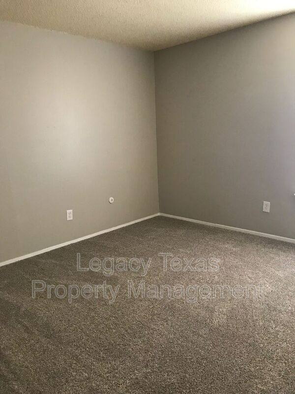 Townhouse for rent at 1409 Courtney Place #A, Cleburne, TX 76033