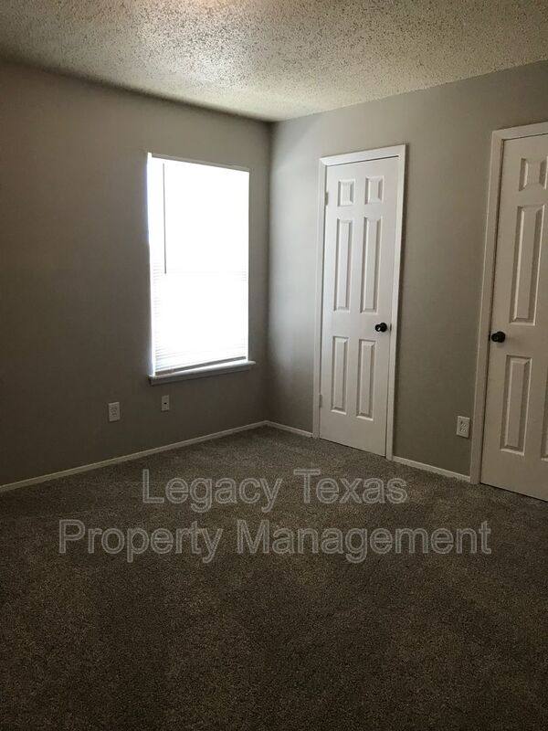 Townhouse for rent at 1409 Courtney Place #A, Cleburne, TX 76033