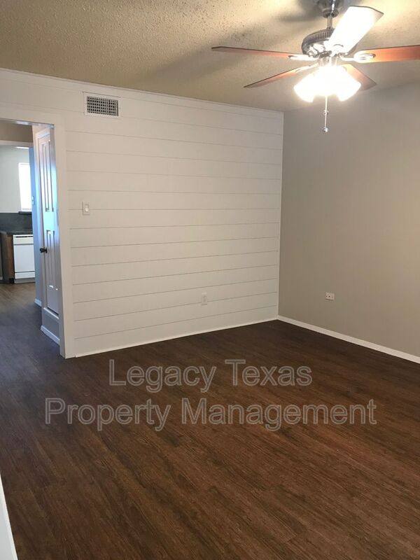 Townhouse for rent at 1409 A Courtney Place, Cleburne, TX 76033