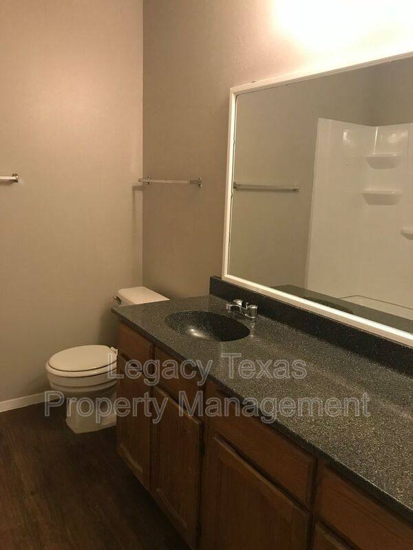 Townhouse for rent at 1409 Courtney Place #A, Cleburne, TX 76033