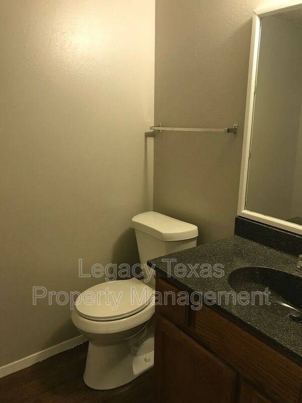 Townhouse for rent at 1409 Courtney Place #A, Cleburne, TX 76033