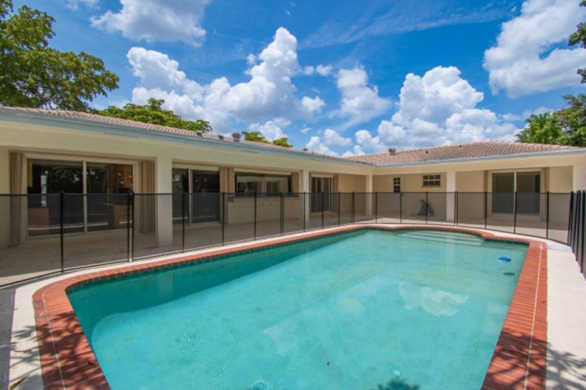 House for rent at 6749 S Grande Dr, Boca Raton, FL 33433