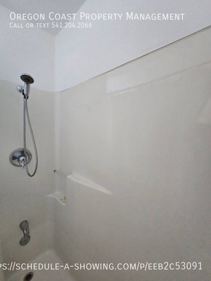 House for rent at 1870 SE 3rd St, Lincoln City, OR 97367