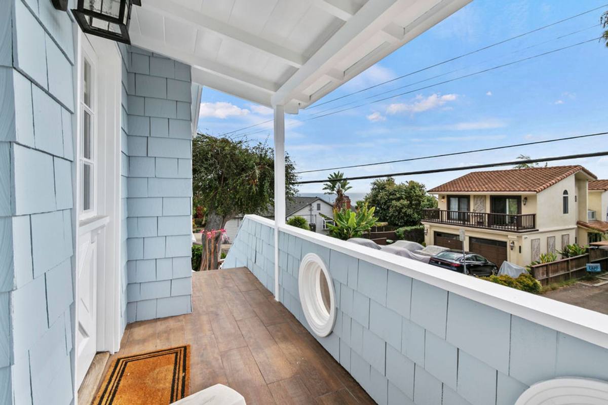 Apartment for rent at 31922 Virginia Way, Laguna Beach, CA 92651