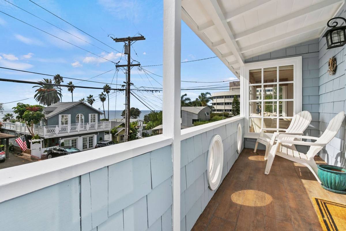 Apartment for rent at 31922 Virginia Way, Laguna Beach, CA 92651