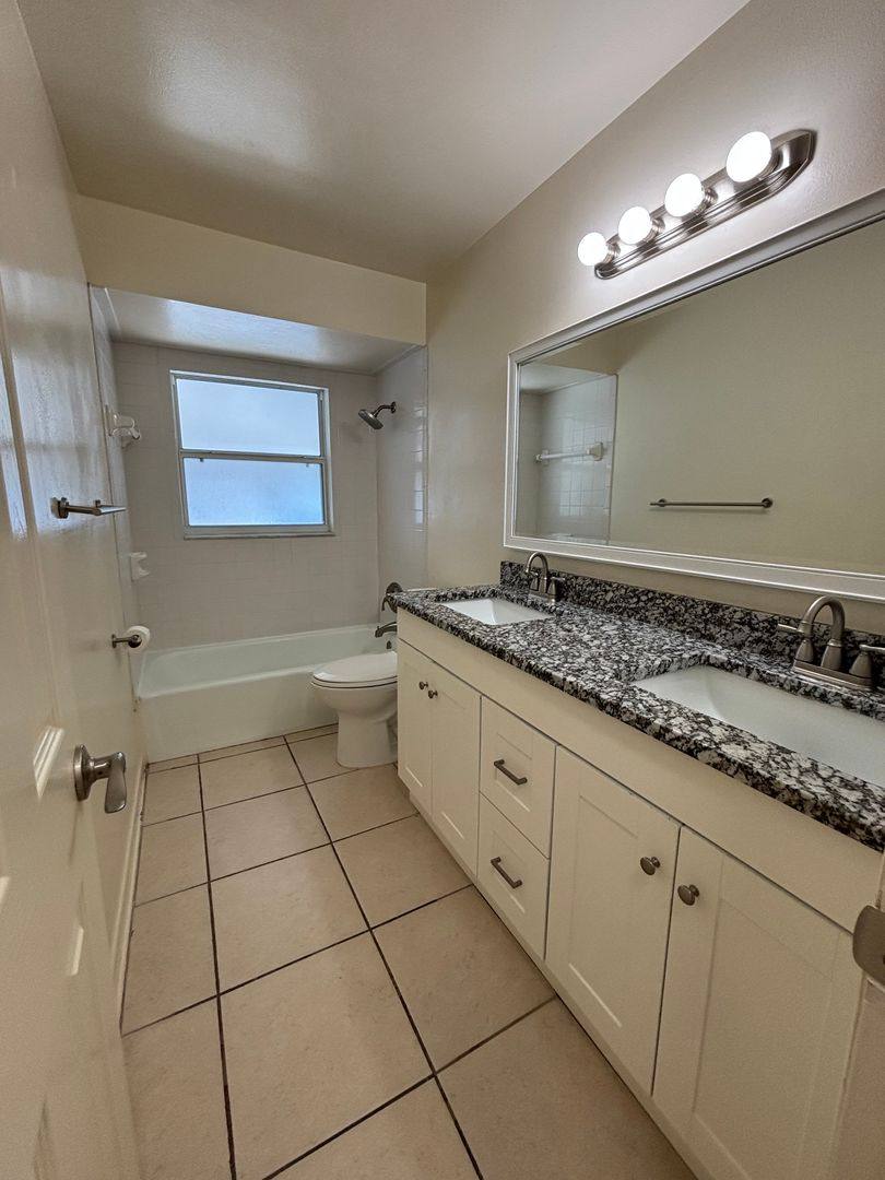 Townhouse for rent at 822 S Lone Oak Dr, Leesburg, FL 34748