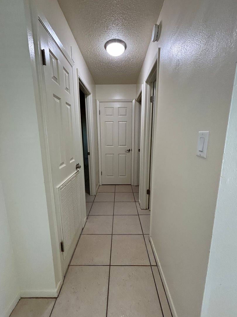 Townhouse for rent at 822 S Lone Oak Dr, Leesburg, FL 34748