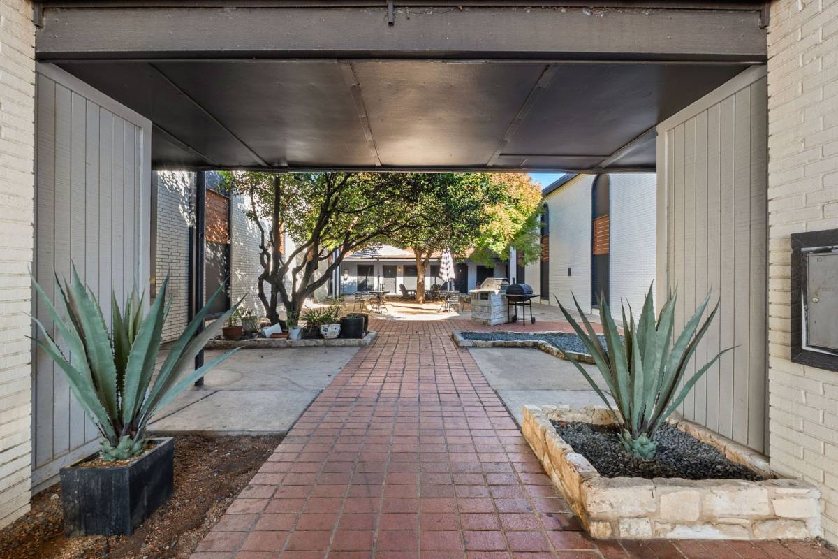 Apartment for rent at 1220 W Anderson Lane, Austin, TX 78757