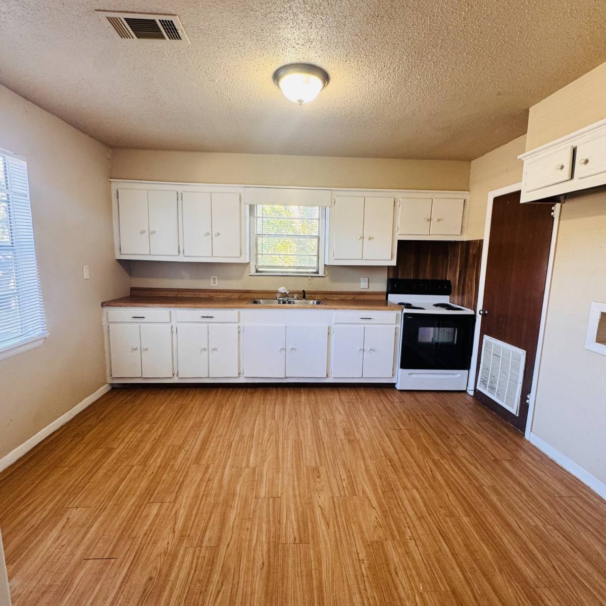 Apartment for rent at 4024 Howard St #B, Beaumont, TX 77705