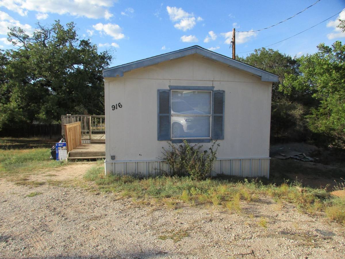 House for rent at 916 Iroquois Dr, Burnet, TX 78611