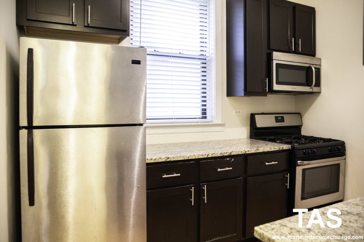 Apartment for rent at 2175 W Giddings St #1, Chicago, IL 60625