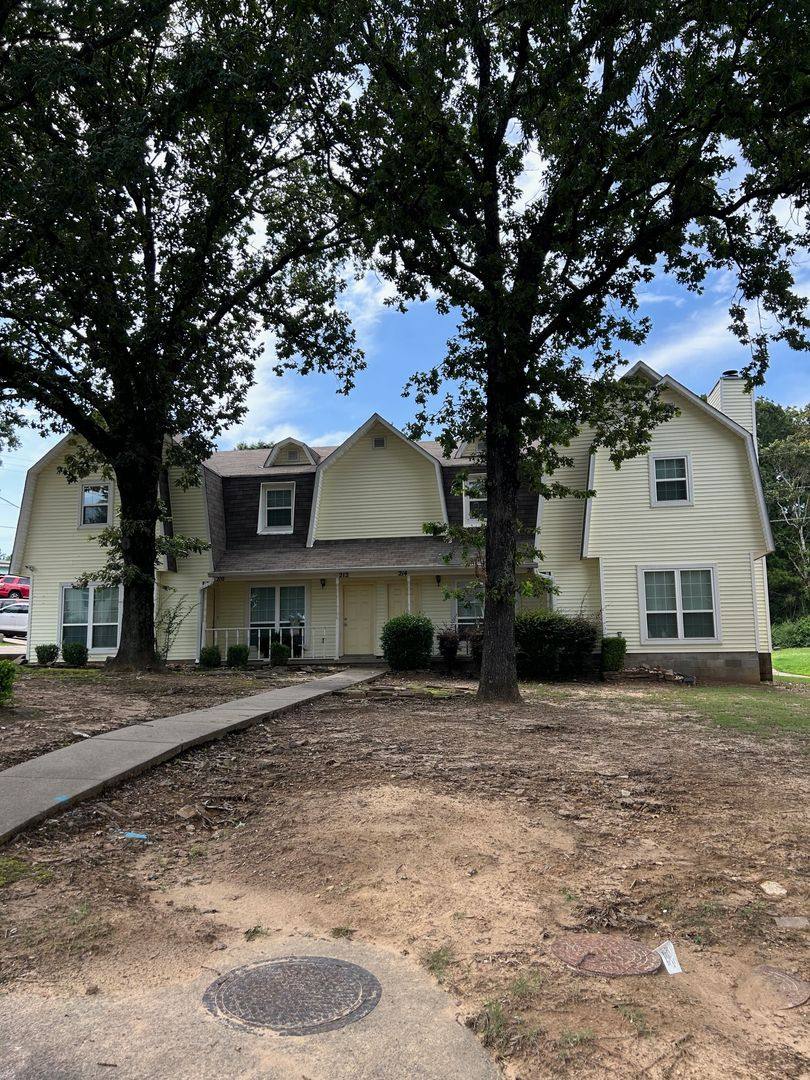 Townhouse for rent at 250 Apple Valley Dr, Sherwood, AR 72120