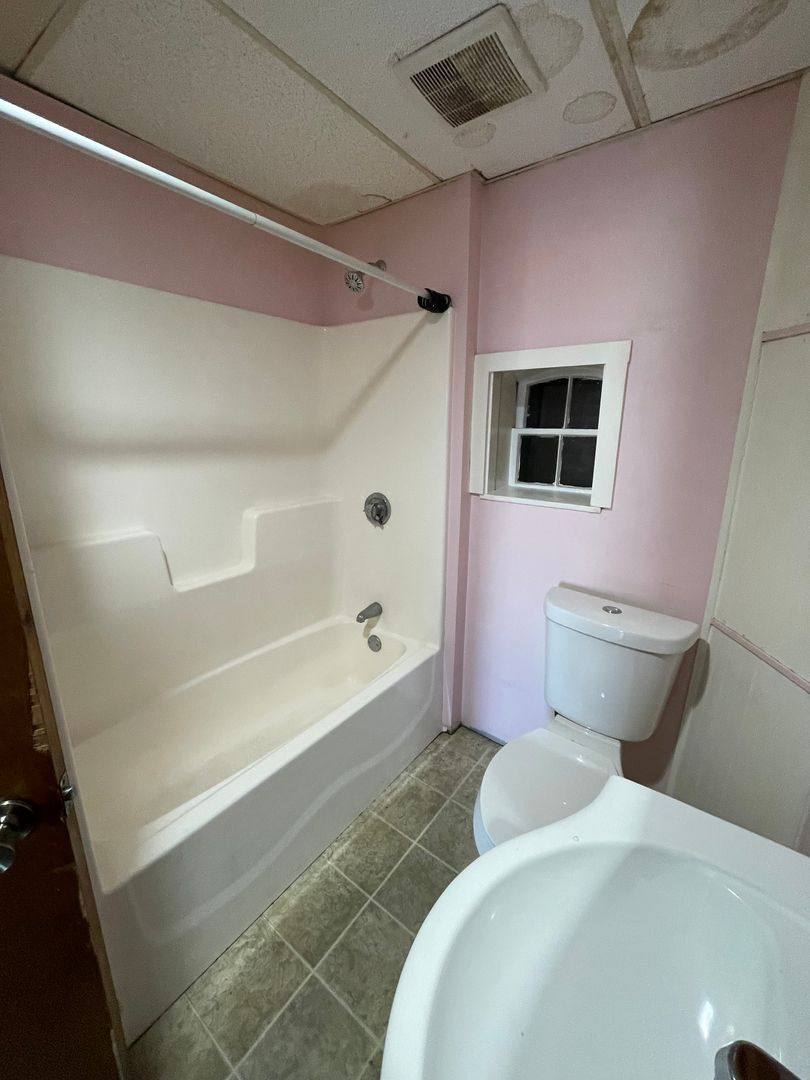 Apartment for rent at 142 College St, Lewiston, ME 04241