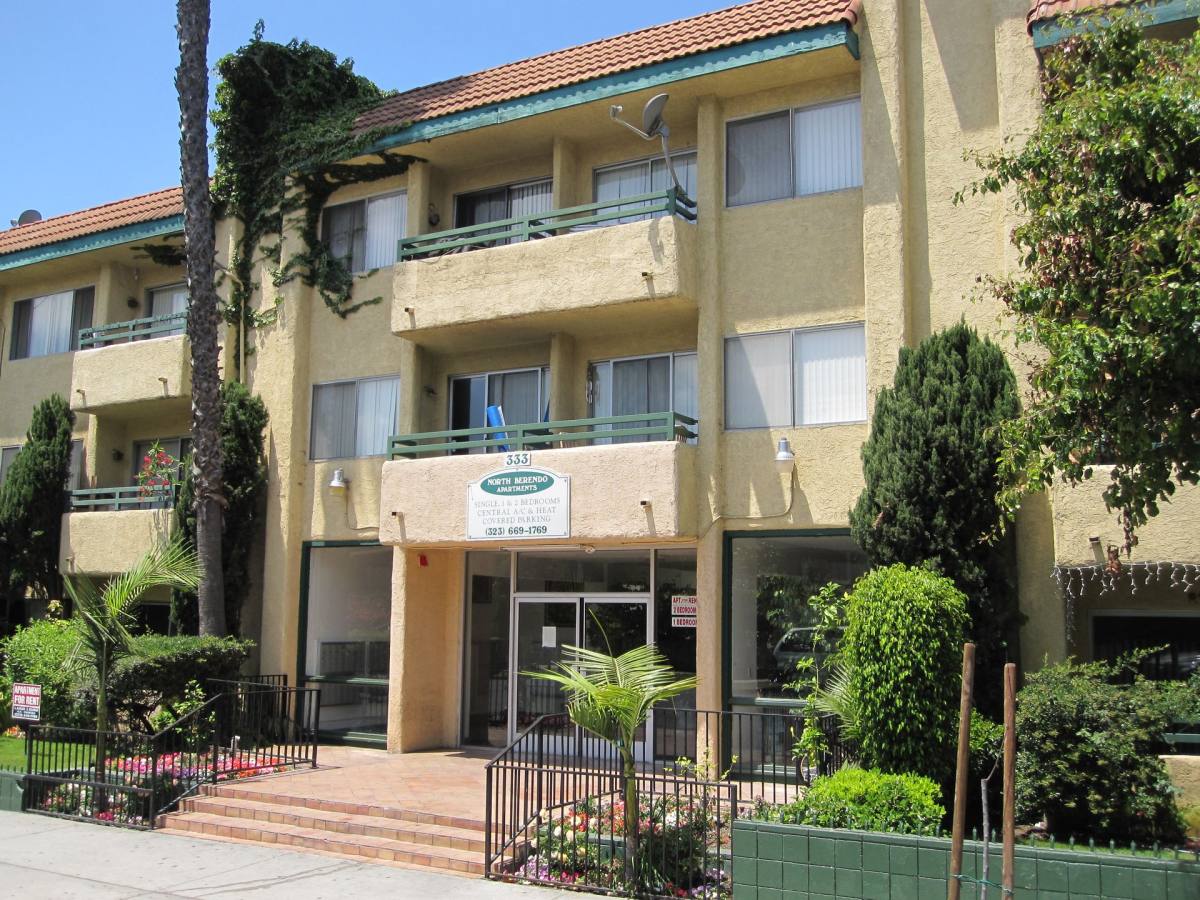 Apartment for rent at 333 N Berendo, Los Angeles, CA 90004