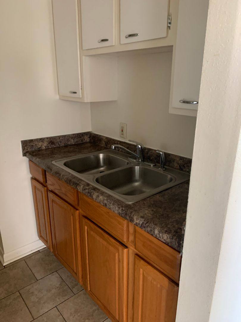 Apartment for rent at 4399 Riverside, Dayton, OH 45405