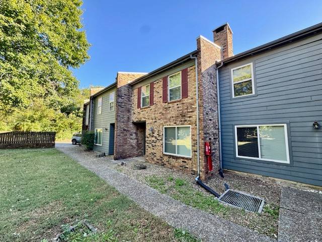 Apartment for rent at 280 S Hill Ave #C102, Fayetteville, AR 72701