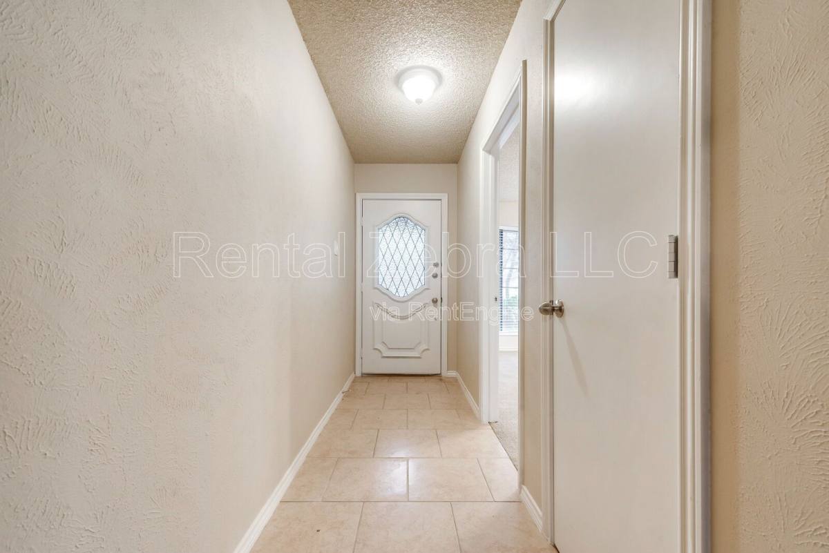 House for rent at 4806 Stage Line Dr, Arlington, TX 76017