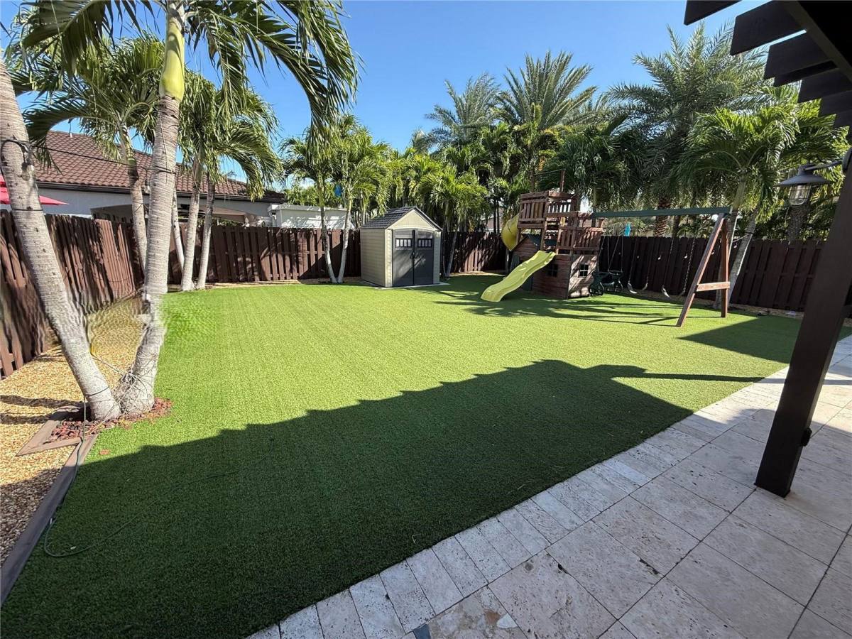House for rent at 1535 SW 145th Ave, Hollywood, FL 33027